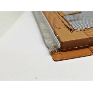Samolepící kartáč šedý 6,7mm Výška (v mm): 12 mm